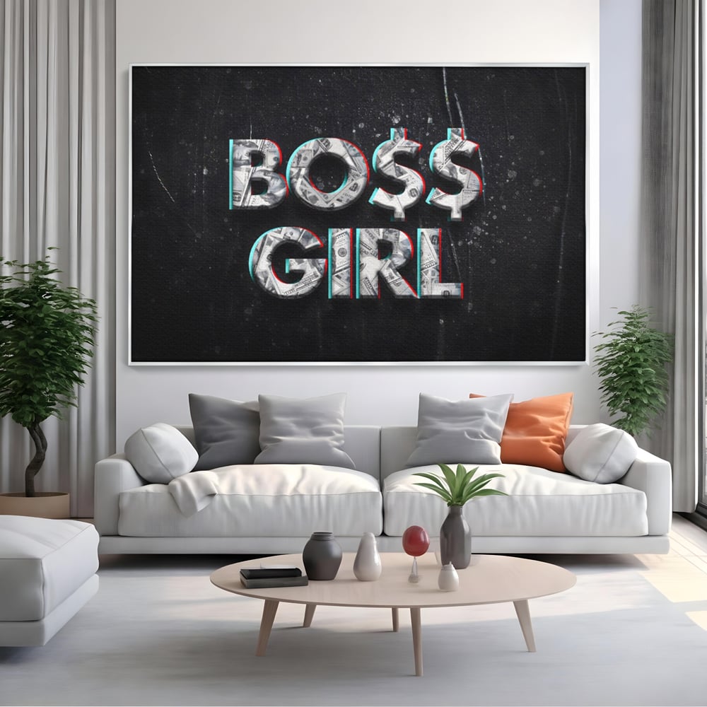 Tablou canvas cu tablou canvas motivant boss girl, in rama de aluminiu argintiu, pe perete intr-un living